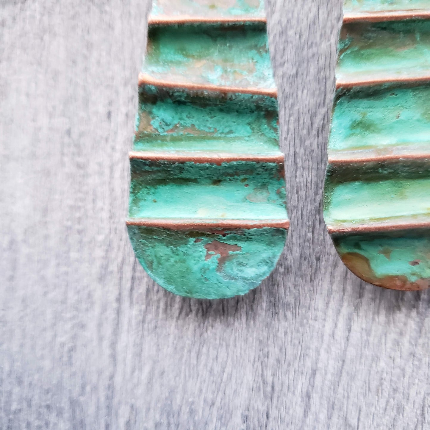 Ocean Treasure Green Patina (Copper Highlights)